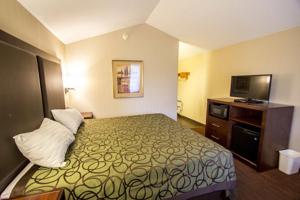 Econo Lodge University Flagstaff Bagian luar foto